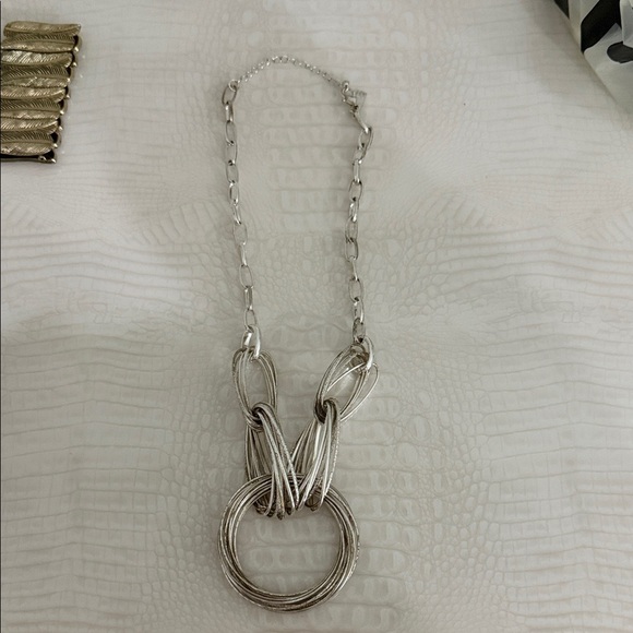 Jewelry - Elegant Silver Necklace